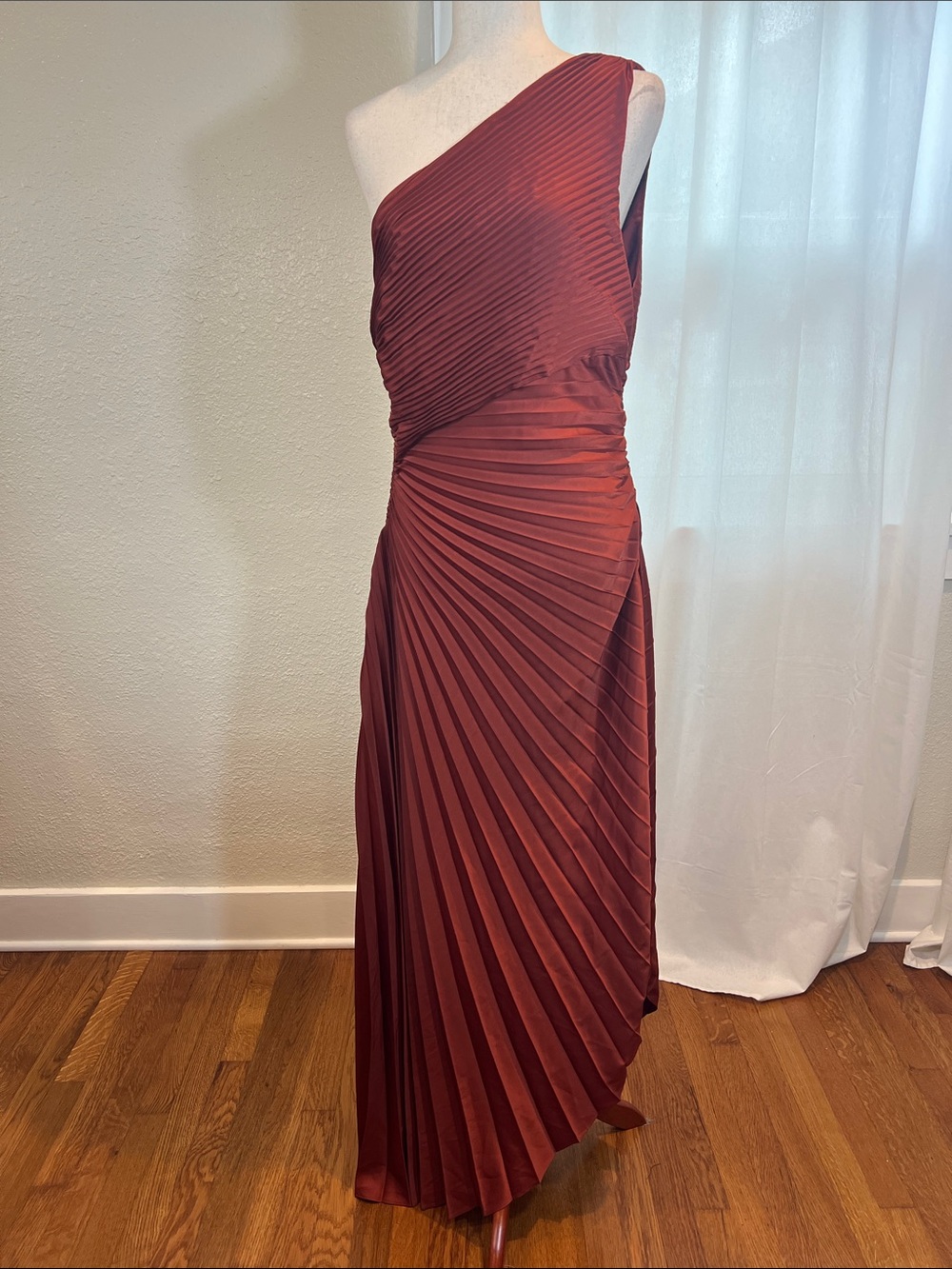 o.p.t. Perko Asymmetric One-Shoulder Pleated Evening Gown in Rust. XL. NWT